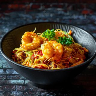 Fideos Singapur Con Char Siu Y Langostinos