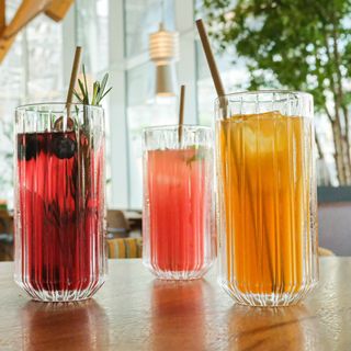 Agua Saborizada De Arándanos & Regaliz