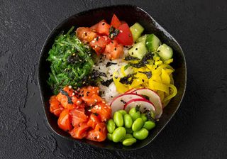 Салат "Поке" с лососем