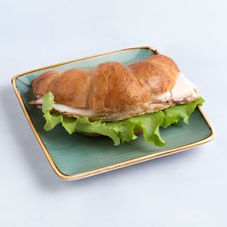 Круассан с курицей