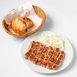 Juneći ćevapčići punjeni sirom 