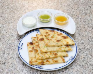 Garlic Cheese Naan