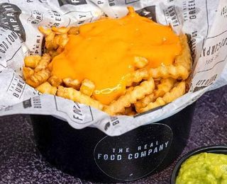 Patatas Fritas con Cheddar