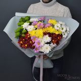 Buchet din crizanteme multicolore