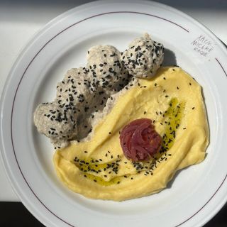 Курячі мітболиз картопляним пюре