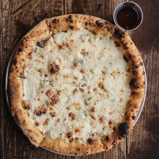 Піца п'ять сирів (540 г)