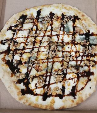 Pizza Blanca Caprese 33