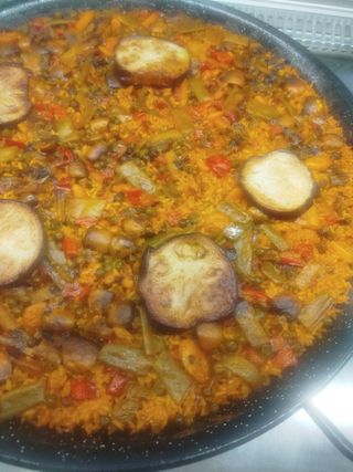 Ración de Paella de verduras y pollo