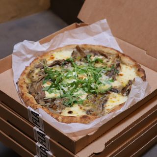 PIZZA BIANCA TRUFADA