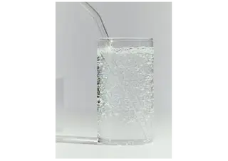 AGUA CON GAS