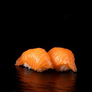 Нигири сьомга (2бр)