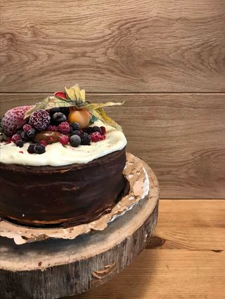 Tarta entera de chocolate blanco y Dulce de leche Tamaño S  (M8)