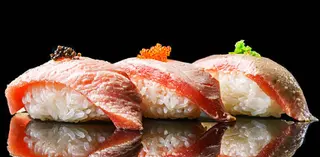 Nigiri De Atún Flamed Trufa