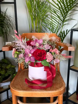 Classic flower box