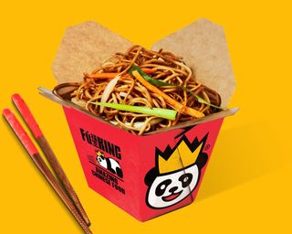 Tallarines fritos tres delicias 三鲜炒面