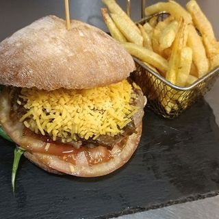 HAMBURGUESA BLACK ANGUS CLÁSICA (200 g.)