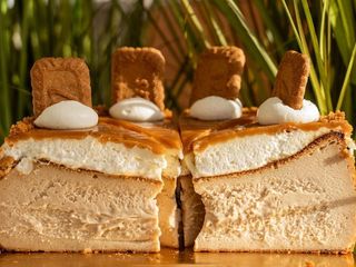 Цілий Чизкейк Lotus