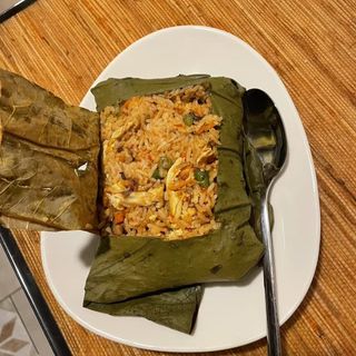 023. Riso nella foglia di loto