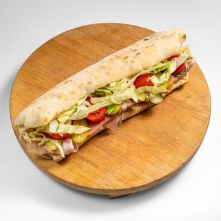 Sendvič sa pršutom i  sirom