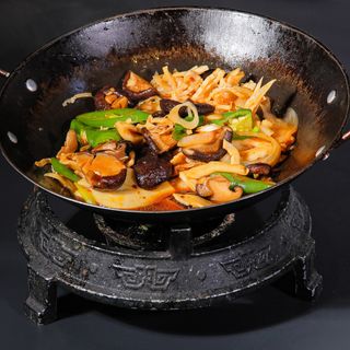 Scodella di fuoco con funghi shitaki