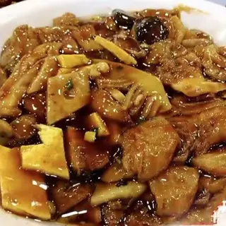Ternera con Bambú y Setas Chinas