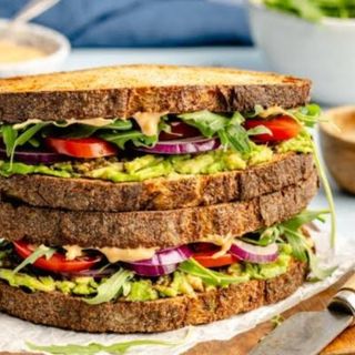 FRESH AVOCADO SANDWICH (comes with soda,banana,chips)