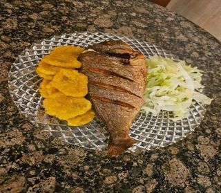 Plato Combinado De Pescado Dorada Frito