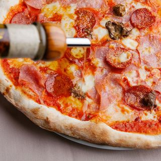 Pizza Vesuvio (33 cm.)