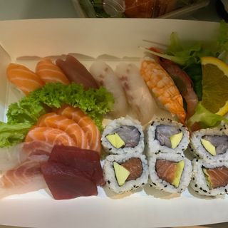 Sushi sashimi large