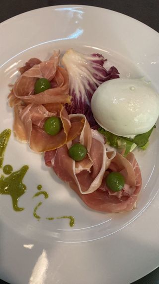 Prosciutto e mozzarella di bufala