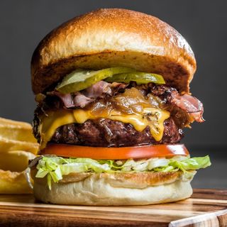 Burger queso bacon