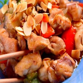 Pollo con Almendras