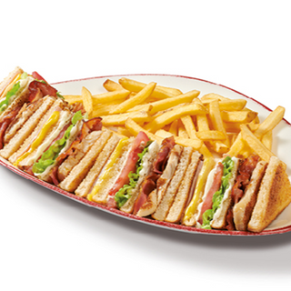 THE BREAD 'CLUB SANDWICH' con atun/with tuna