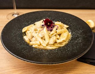 Penne cu piept de pui și ciuperci