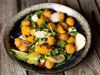 Салат з гарбузом, фетою та сирними кульками (0.260g)