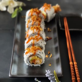 Uramaki langostino y cebolla frita (8Pzs)