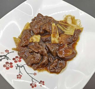 262 Manzo con bambu e funghi