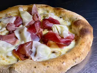 Speck provola e noci alla pala