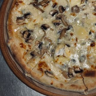 Піца Грибна з сиром Камамбер  (500 г)