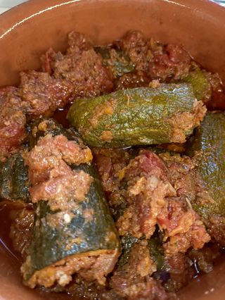 Zucchine ripiene in umido
