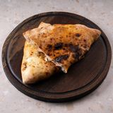 Кальцоне с индейкой и грибами