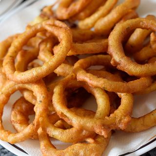 Aros de Cebolla + Salsa Michelangelo