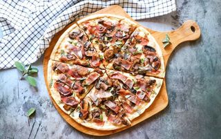 Pizza Prosciutto & Funghi