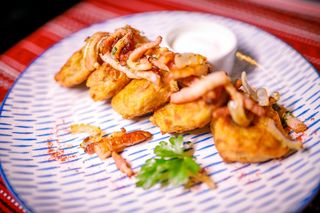 Деруни зі шкварками