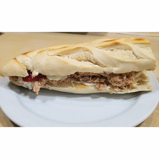 Bocadillo Bonito Con Pimientos