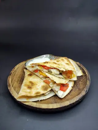 Кесадия с пиле (400гр)