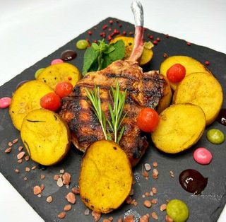 COTLET DE PORC  TOMAHAWK  LA GRATAR                            