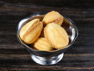 Горішки зі згущеним молоком