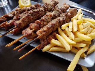 Svinjski ražnjić u lepinji 200g