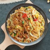 39. Tallarines fritos con verduras / Fried noodles with vegetables
